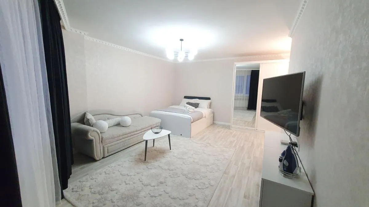 Image of 27 1 комн кв с кондиционером возле Байтерка на 4х человек