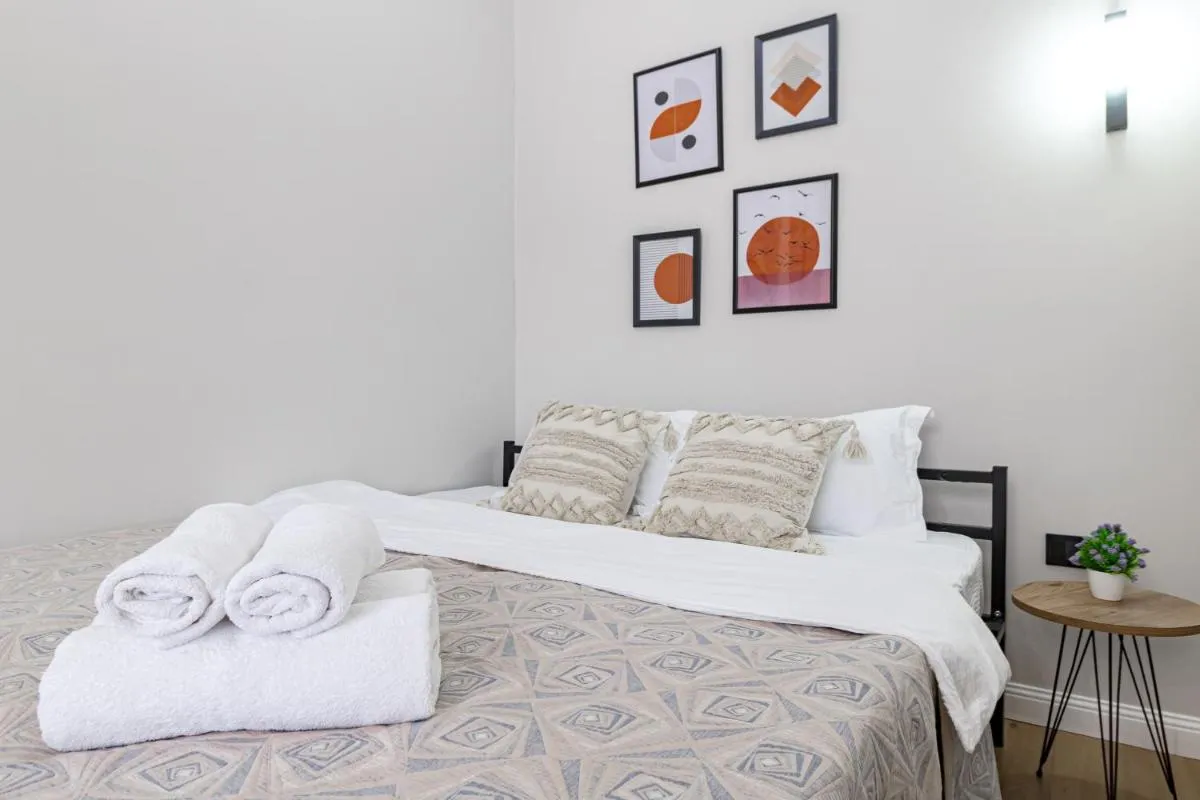 Image 3 of Alau apartments