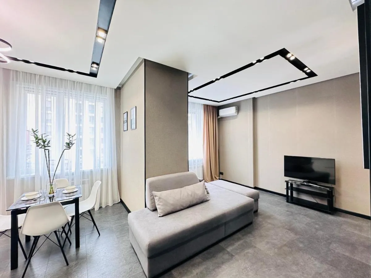 Image 4 of EXPO Boulevard Apartments