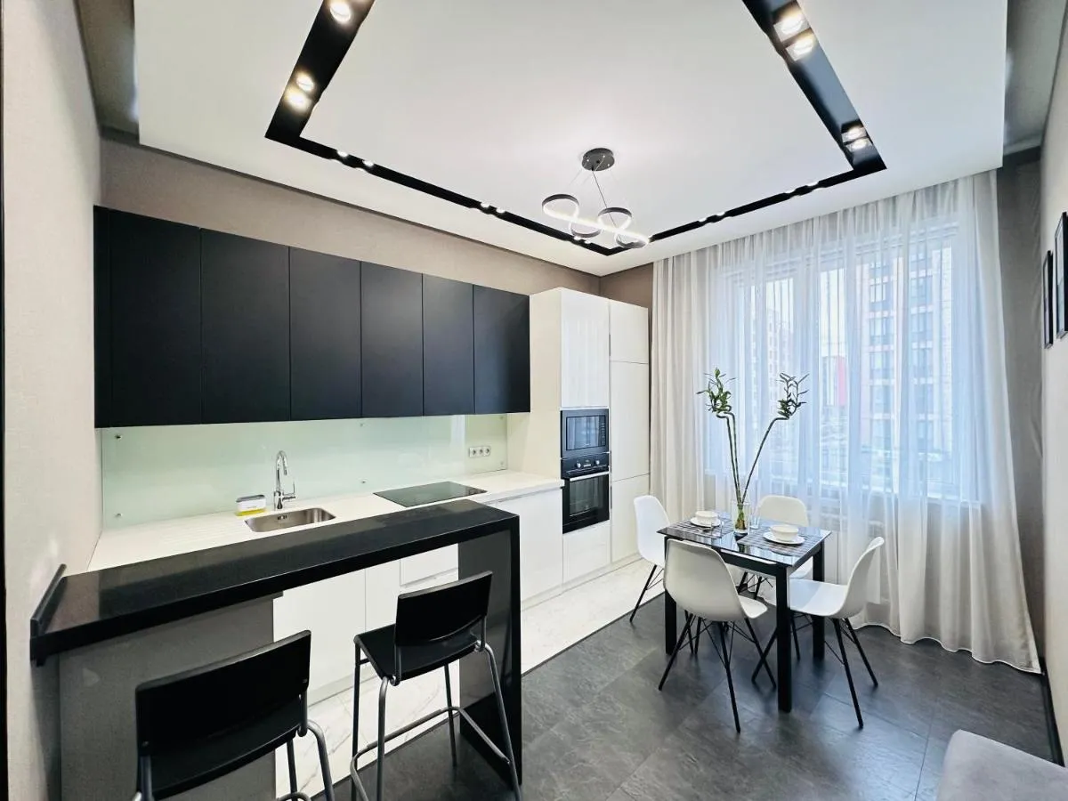 Image 3 of EXPO Boulevard Apartments