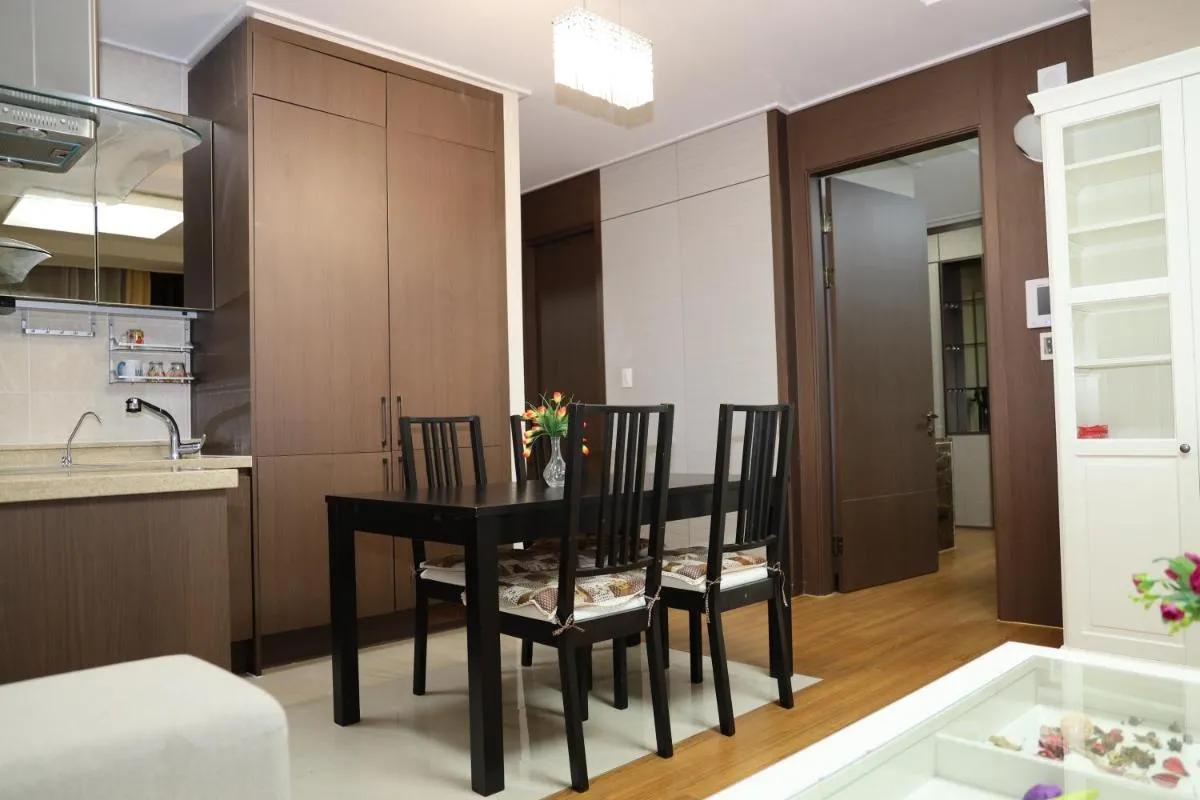 Image 3 of Highvill Apartments